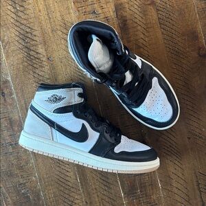 Nike Air Jordan 1 Retro Hightops OG Latte Shoes Sneakers in Youth Size 1